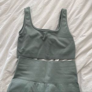 SETactive Leggings and Box Cut Bra Set Gem